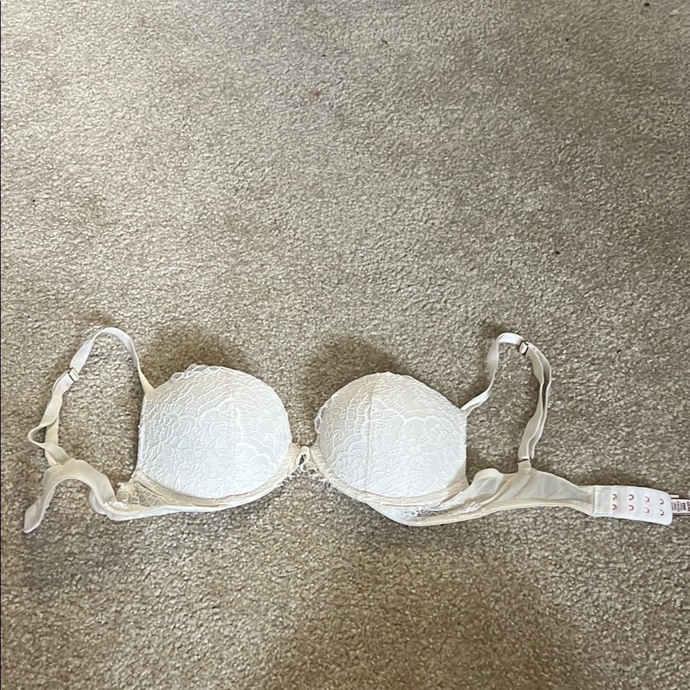 Victoria’s Secret White Lace Bra